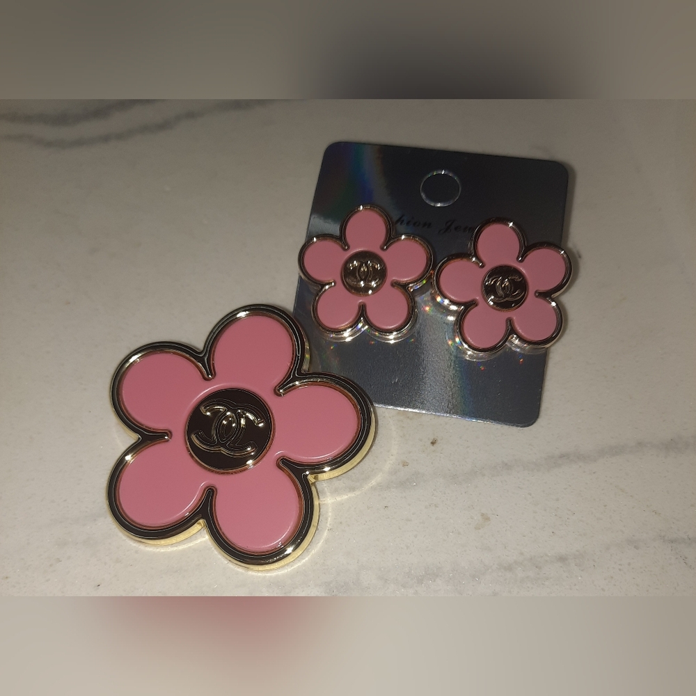 Me & My Big Ideas Pink Flower Pin and Stud Earring Set
